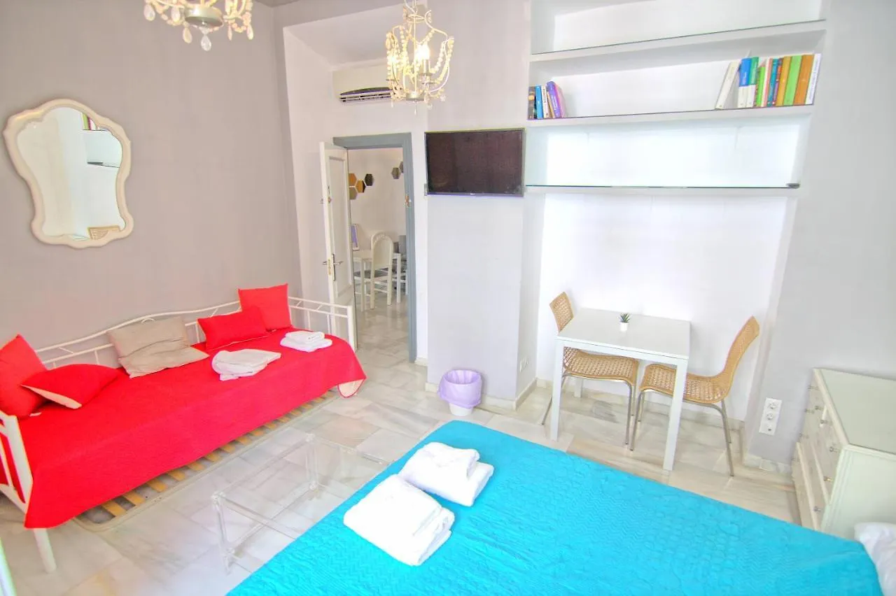Low Cost Rooms Teatro Málaga 0*,  Spanien